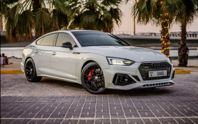 White 2021 Audi A5 with RS5 Bodykit 2021 in affitto a Dubai 