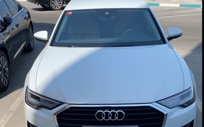 White Audi A6 2021 迪拜汽车租凭