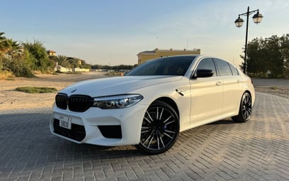 White BMW 5 Series 2020 迪拜汽车租凭
