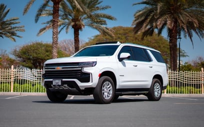 White Chevrolet Tahoe 2021 para alquiler en Dubái