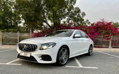 إيجار White Mercedes E300 2021 في دبي
