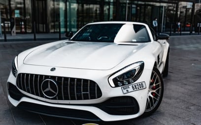 Mercedes GTC 2020 en alquiler en Dubai
