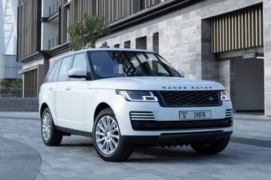 White Range Rover Vogue 2019 for rent in Dubai