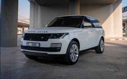 White Range Rover Vogue 2020 在迪拜出租