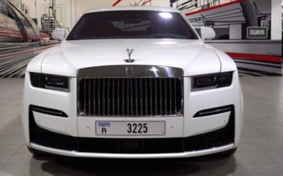 White Rolls Royce Ghost 2021 in affitto a Dubai
