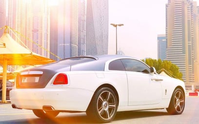 White Rolls Royce Wraith 2016 للإيجار في دبي