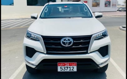 Toyota Fortuner - 2021 en alquiler en Dubai