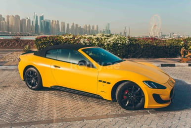 Yellow Maserati GranCabrio 2016 迪拜汽车租凭