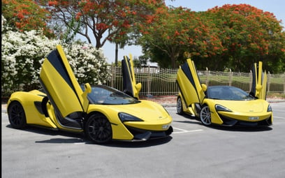 Yellow McLaren 570S Spider 2019 en alquiler en Dubai