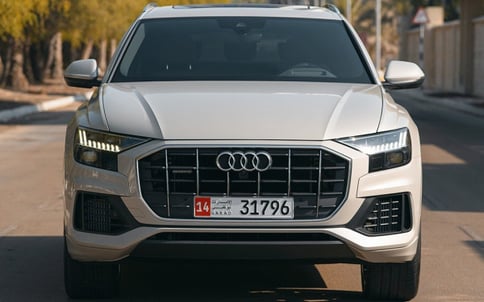 米色 Audi Q8, 2021 迪拜汽车租凭