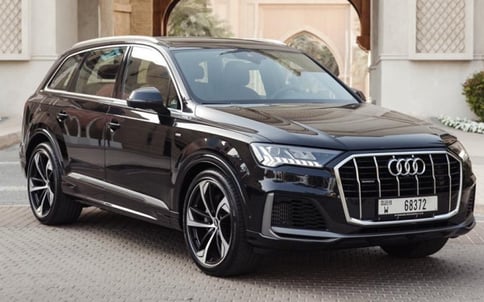 黑色 Audi Q7, 2021 迪拜汽车租凭