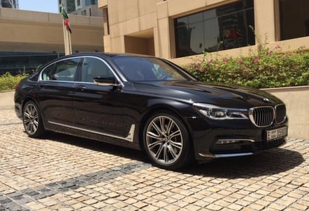 黑色 BMW 730 Li, 2019 迪拜汽车租凭
