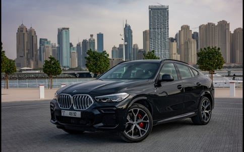 أسود BMW X6, 2022 للإيجار في دبي