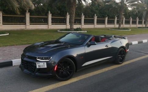 Negro Chevrolet Camaro, 2019 en alquiler en Dubai