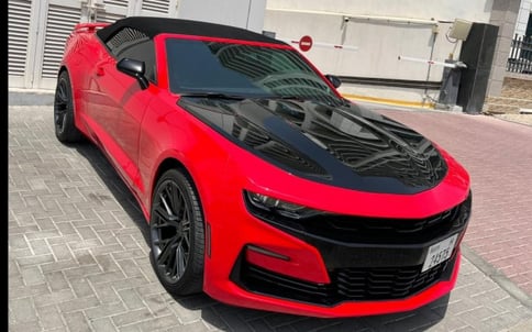 红色 Chevrolet Camaro convertible, 2020 迪拜汽车租凭