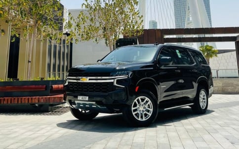 Noir Chevrolet Tahoe, 2021 à louer à Dubaï