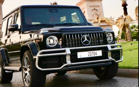 在迪拜 租 Mercedes G63 (黑色), 2021