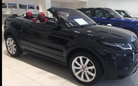 Negro Range Rover Evoque, 2021 en alquiler en Dubai