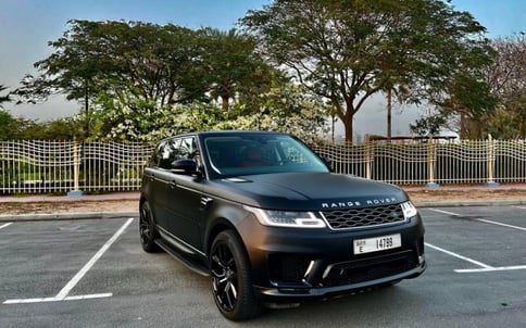 أسود Range Rover Sport, 2021 للإيجار في دبي