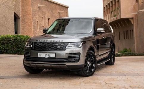 Negro Range Rover Vogue, 2019 en alquiler en Dubai