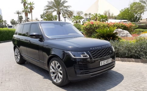 أسود Range Rover Vogue, 2019 للإيجار في دبي