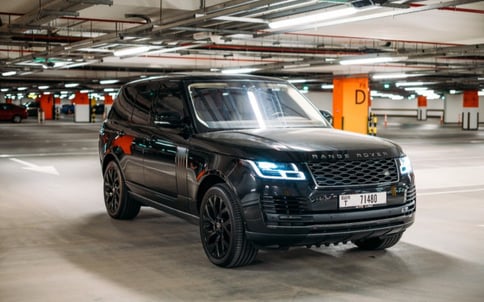 Noir Range Rover Vogue, 2019 à louer à Dubaï
