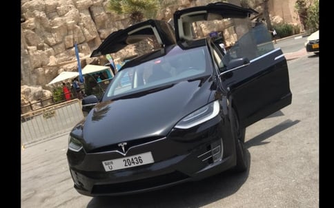 أسود Tesla Model X, 2017 للإيجار في دبي
