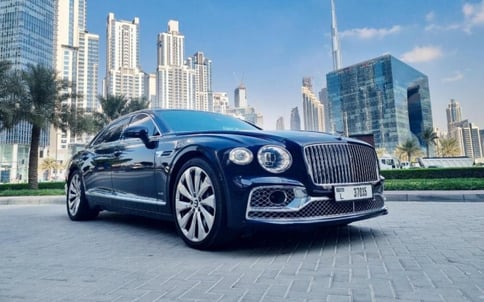 Bleu Foncé Bentley Flying Spur, 2021 à louer à Dubaï