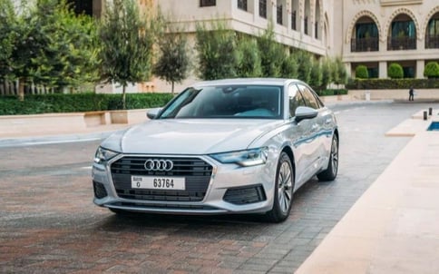 Audi A6 (Grau), 2022 zur Miete in Dubai