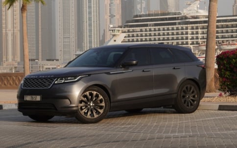 اللون الرمادي Range Rover Velar, 2019 للإيجار في دبي