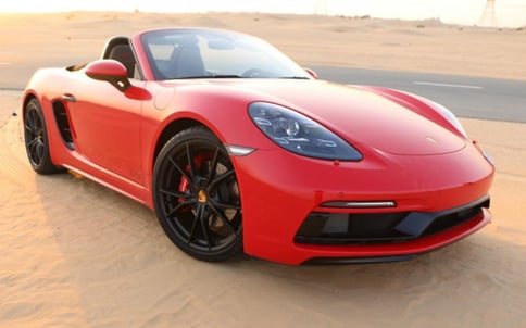 Porsche Boxster (Красный), 2018 для аренды в Дубай