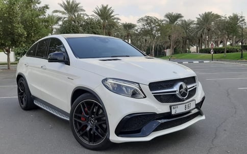 白色 Mercedes GLE 63 S, 2019 迪拜汽车租凭