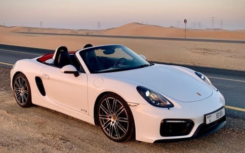 Blanc Porsche Boxster GTS, 2017 à louer à Dubaï