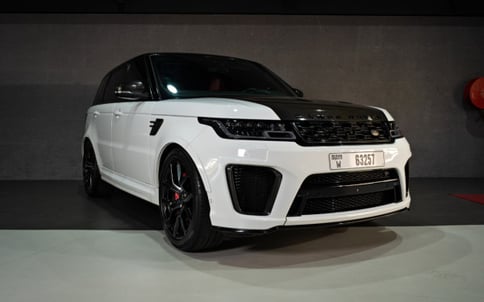 白色 Range Rover Sport SVR, 2019 迪拜汽车租凭