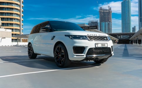 أبيض Range Rover Sport, 2020 للإيجار في دبي