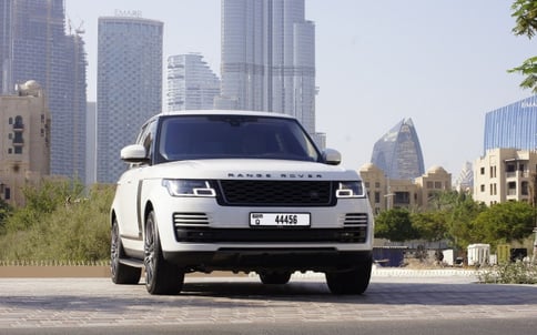 أبيض Range Rover Vogue, 2019 للإيجار في دبي