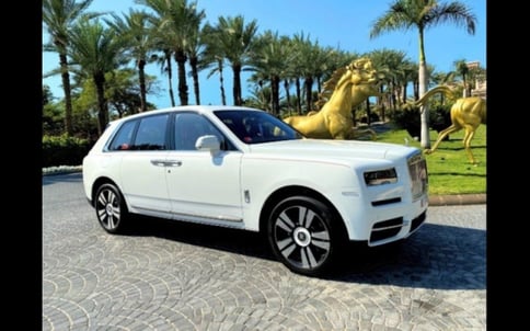 White Rolls Royce Cullinan, 2020 for rent in Dubai