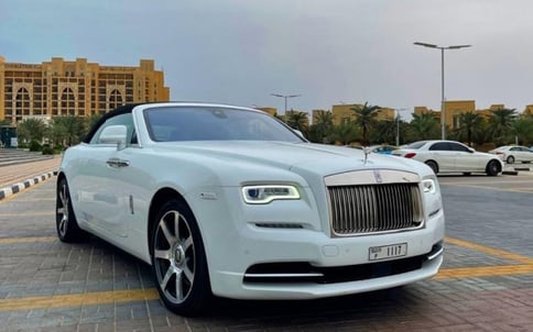 Аренда Белый Rolls Royce Dawn, 2018 в Дубае