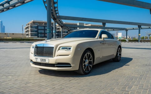 白色 Rolls Royce Wraith, 2019 迪拜汽车租凭