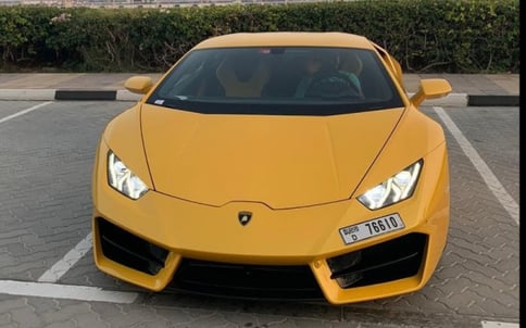 الأصفر Lamborghini Huracan, 2019 للإيجار في دبي