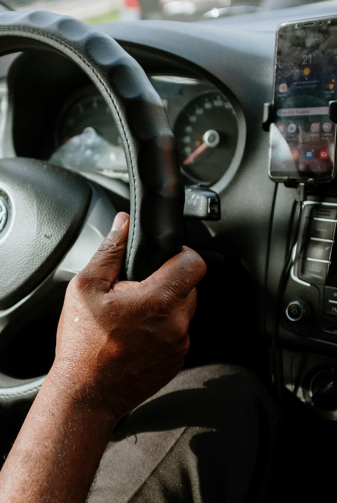 Advantages and Features of Renting a Car
