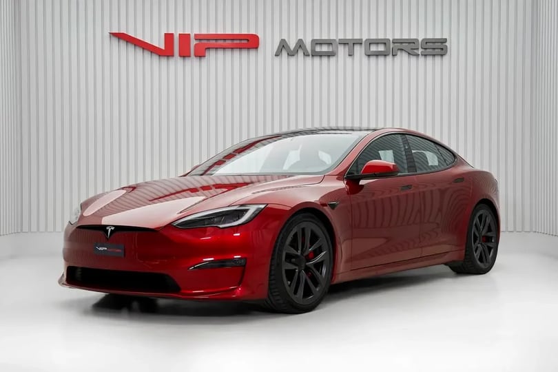 Tesla Model S (Kırmızı)