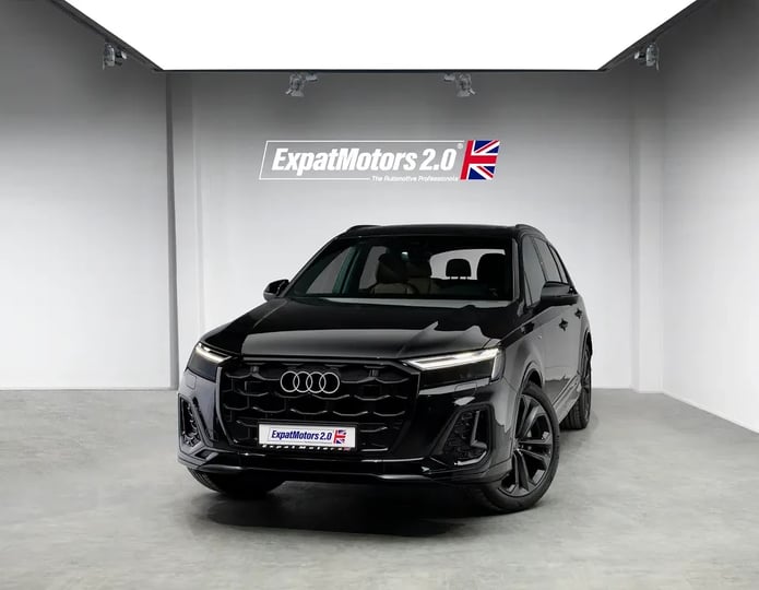 Audi Q7 (Черный)