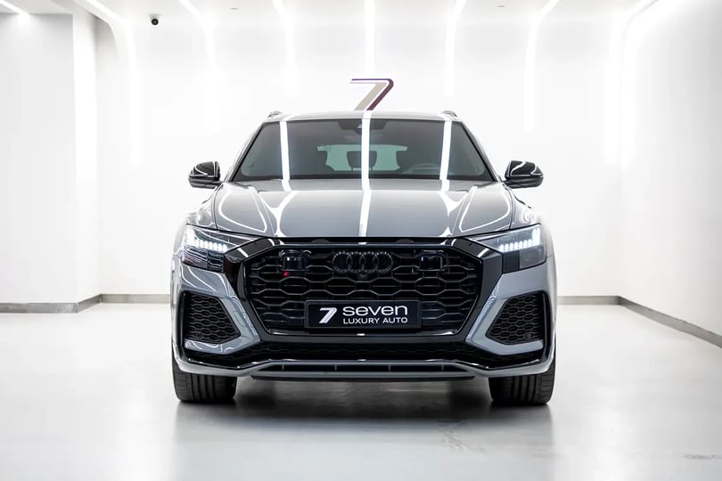Audi RSQ8 (Серый)