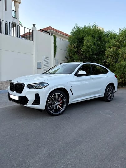 BMW X4 (White)