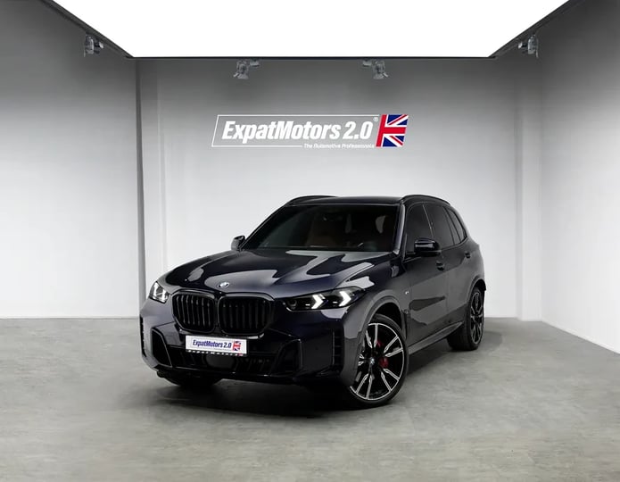 BMW X5 (Black)