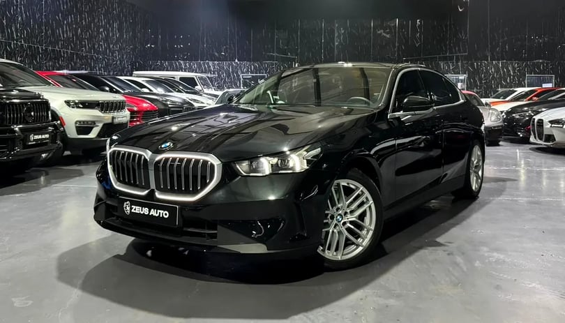 BMW 5 Series (Black)