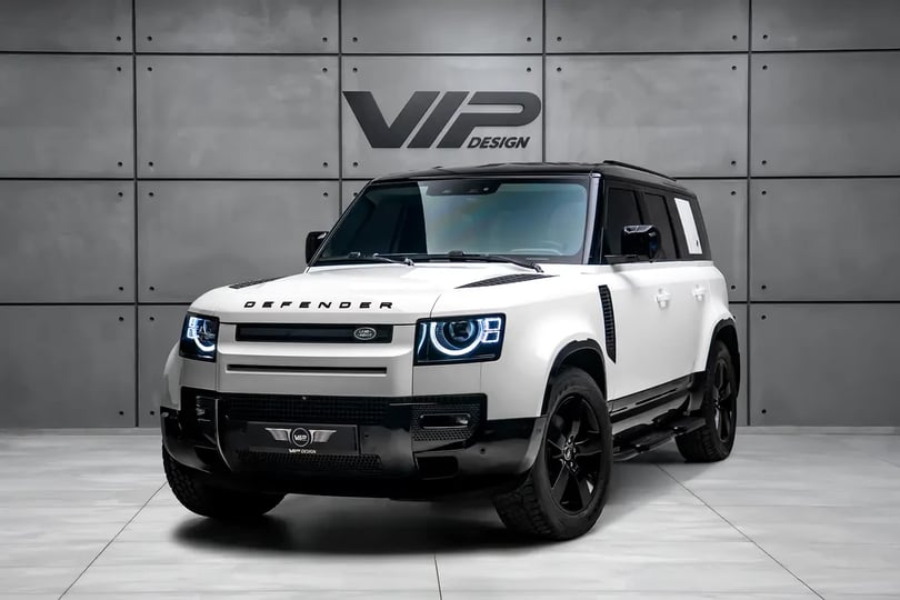 Land Rover Defender (White)