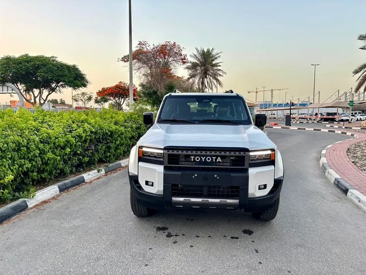 Toyota Prado (Beyaz)