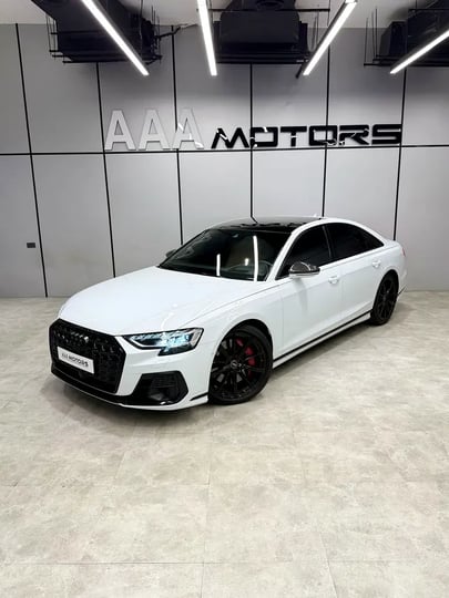 Audi S8 (White)